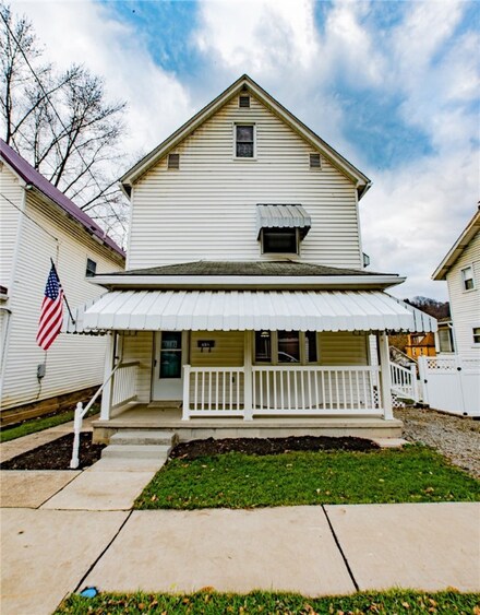 712 Armstrong Ave, Apollo, PA 15613