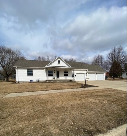 714 2nd St, Sibley, IA 51249