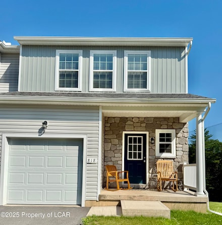 818 Champions Dr, Drums, PA 18222