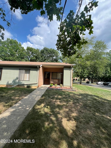 222 Medford Ct Unit E, Manalapan, NJ 07726