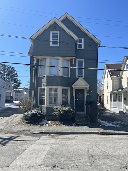 83 Elm St, Lewiston, ME 04240