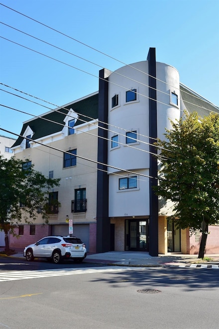 156 Avenue F Unit 301, Bayonne, NJ 07002