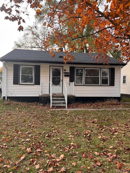 8034 Elm St, Taylor, MI 48180