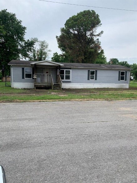 125 N Mckinley St, Mounds, IL 62964