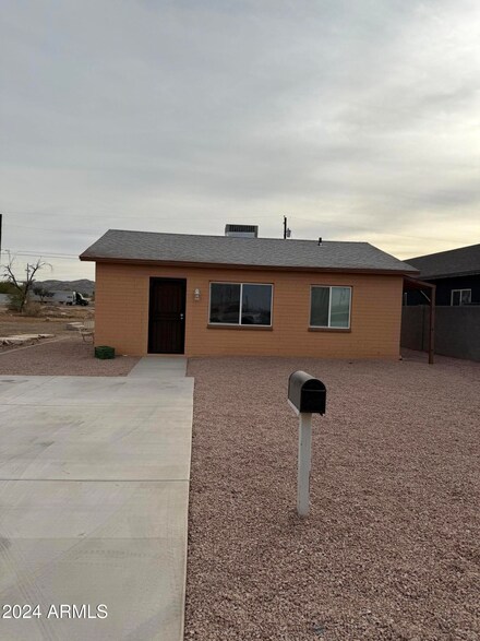 2819 E Pueblo Ave, Phoenix, AZ 85040