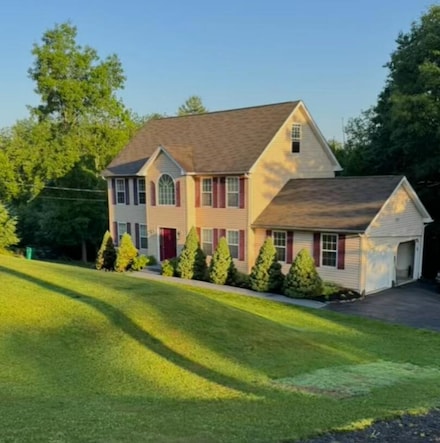 2322 Southridge Dr, East Stroudsburg, PA 18302