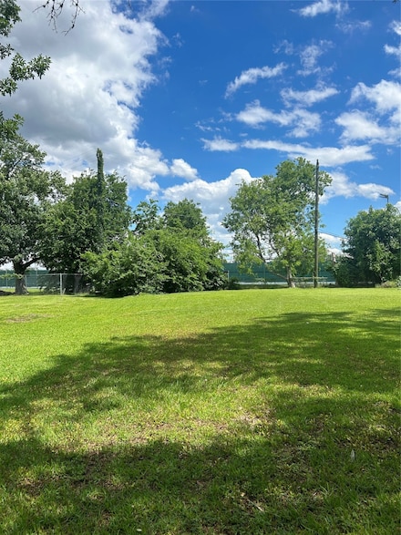 8700 Valley View Ln, Houston, TX 77074
