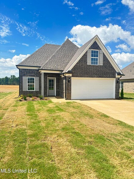 2147 Franklin Dr, Southaven, MS 38672