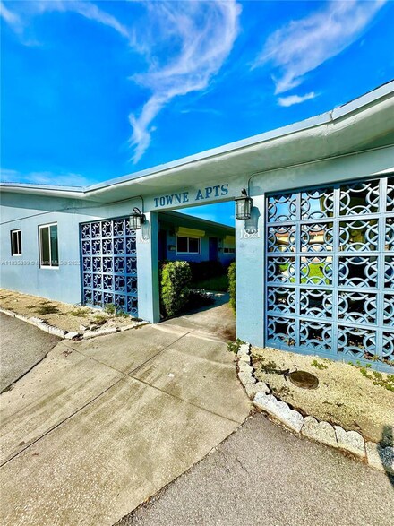 1821 N 17th Ct Unit 22, Hollywood, FL 33020