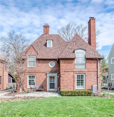 18009 Fernway Rd, Shaker Heights, OH 44122