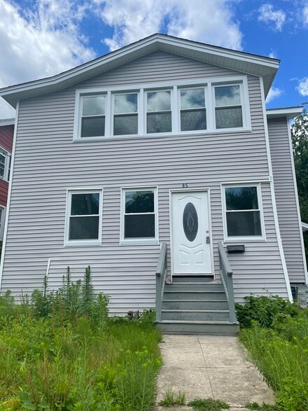 85 Hilton St, Chicopee, MA 01020