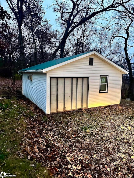 103 Elm Rd, Montezuma, IA 50171