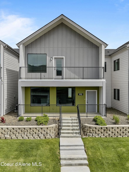 995 E Railroad Ave, Post Falls, ID 83854