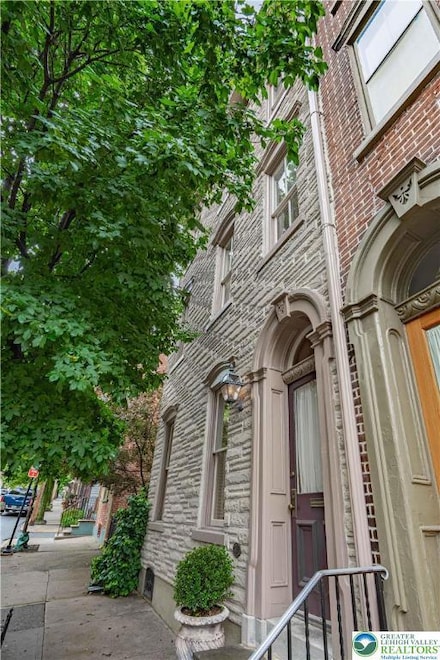 407 N 8th St, Allentown, PA 18102
