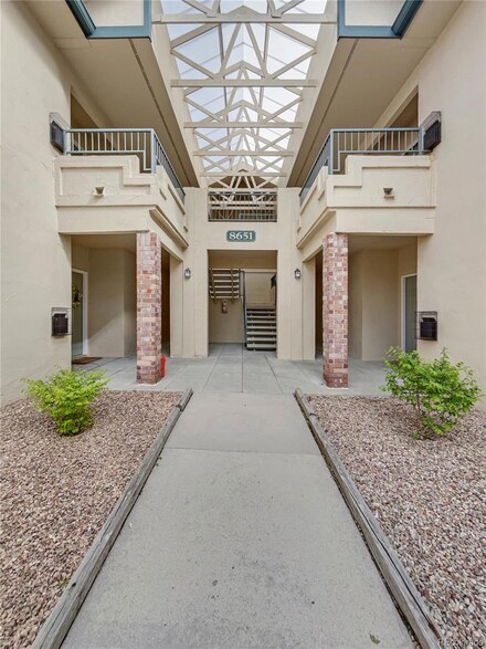 8651 E Dry Creek Rd Unit 627, Englewood, CO 80112