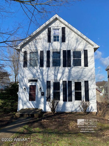 416 S Main St, Muncy, PA 17756