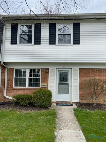 1724 Queenswood Dr Unit U16, Findlay, OH 45840
