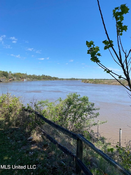 7512 Bluff Point Rd, Gautier, MS 39553
