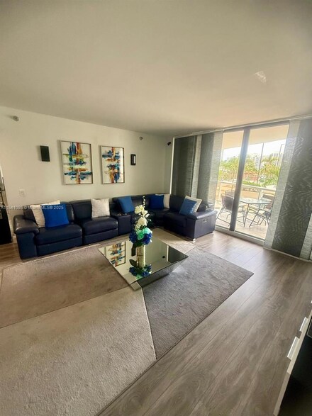 3640 Yacht Club Dr Unit 410, Aventura, FL 33180