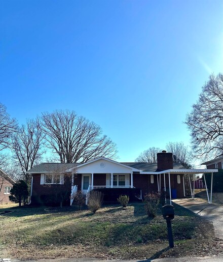 32 Templewood Dr, Greenville, SC 29611