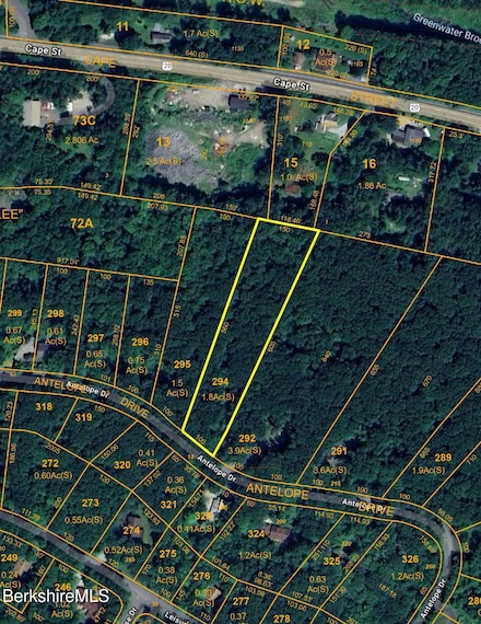 294 Antelope Dr, Lee, MA 01238