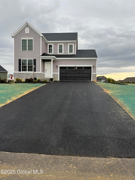 14 Wheatfield Way, Mechanicville, NY 12118