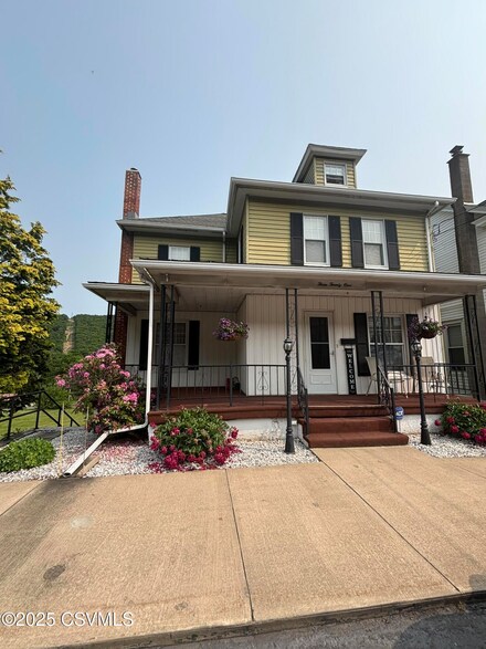 321 E Shamokin St, Trevorton, PA 17881