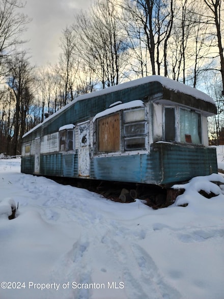 3084 Creek Rd, Clifford Township, PA 18470