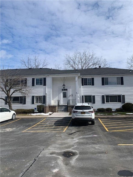 30 Colonial Pkwy Unit B, Pittsford, NY 14534