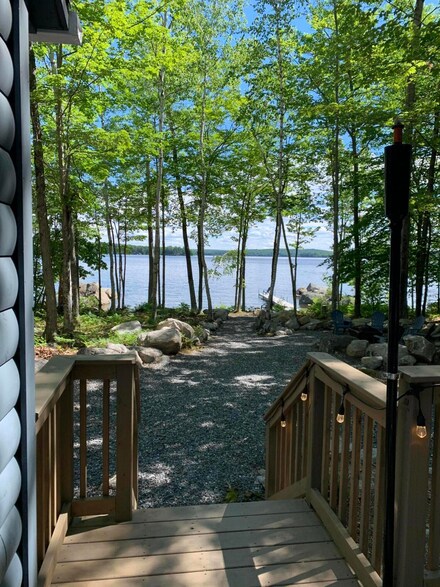 158 Ridge Rd, Frye Island, ME 04071
