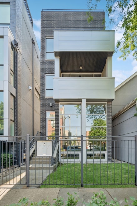 948 N Honore St Unit 3, Chicago, IL 60622