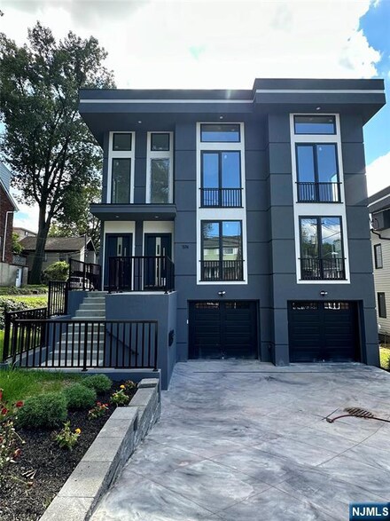 574 Art Ln Unit 1, Ridgefield, NJ 07657