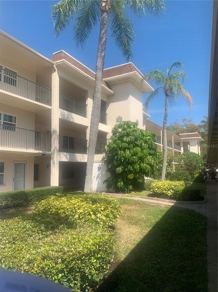 851 Maple Ct Unit 301, Dunedin, FL 34698