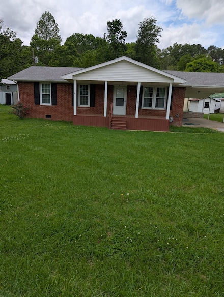 66 Hillview Dr, Lobelville, TN 37097