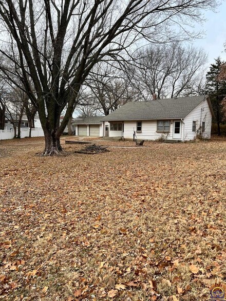 615 N Washington St, Council Grove, KS 66846