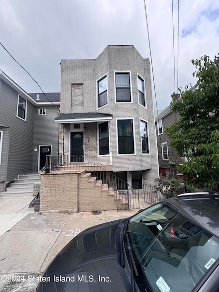 69 Sands St, Staten Island, NY 10304