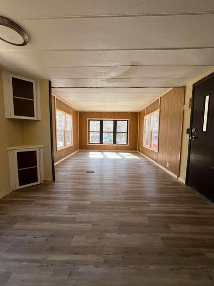 11 Samantha Ln, Auburn, ME 04210