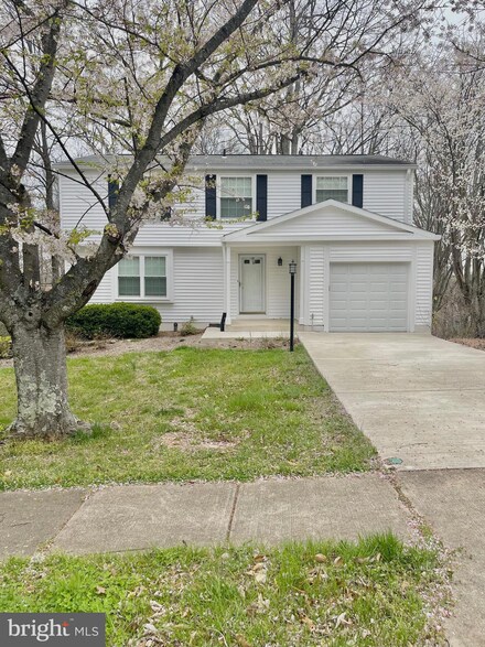 16045 Macedonia Dr, Woodbridge, VA 22191