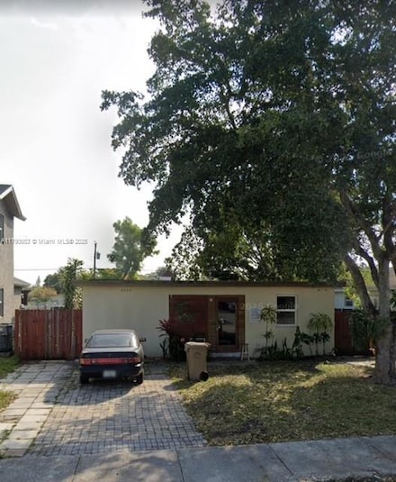 4230 SW 57th Ave, Davie, FL 33314