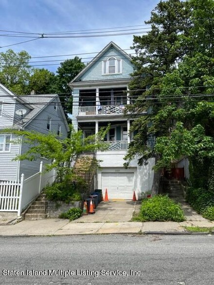 297 Westervelt Ave, Staten Island, NY 10301