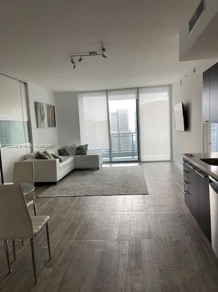 90 SW 3rd St Unit 4203, Miami, FL 33130