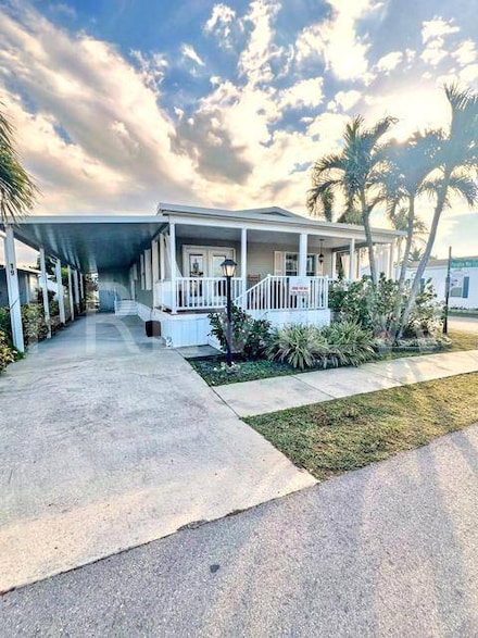 19 Forest Ln, Davie, FL 33325