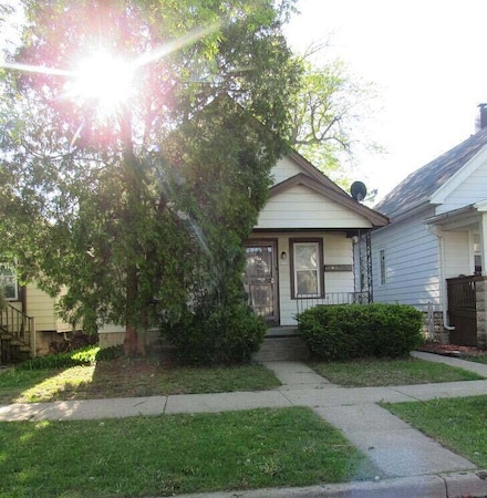 5368 N 39th St, Milwaukee, WI 53209
