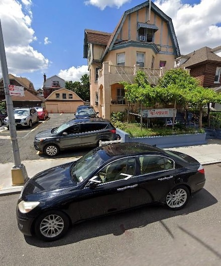 41-24 / 41-28 76th St, Elmhurst, NY 11373