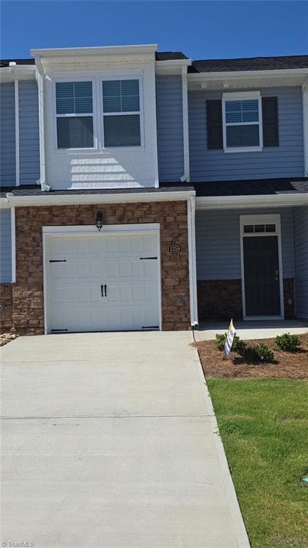 1259 Evelynnview Ln, Kernersville, NC 27284