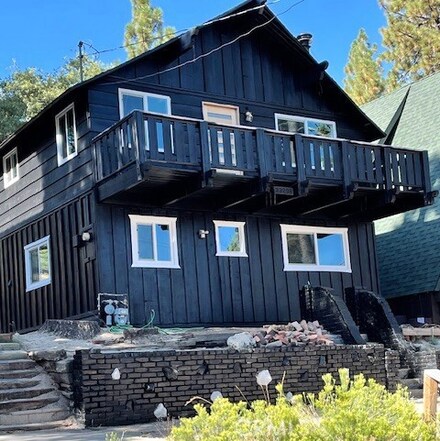 33298 Holcomb Creek Dr, Green Valley Lake, CA 92341