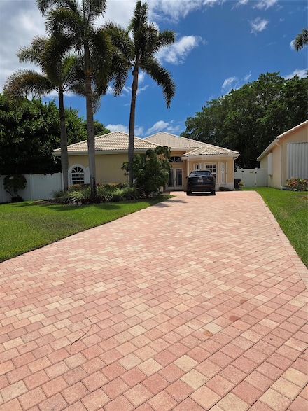 7568 Eagle Point Dr, Delray Beach, FL 33446