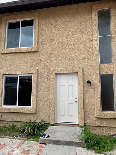 7934 Midhurst Dr, Highland, CA 92346