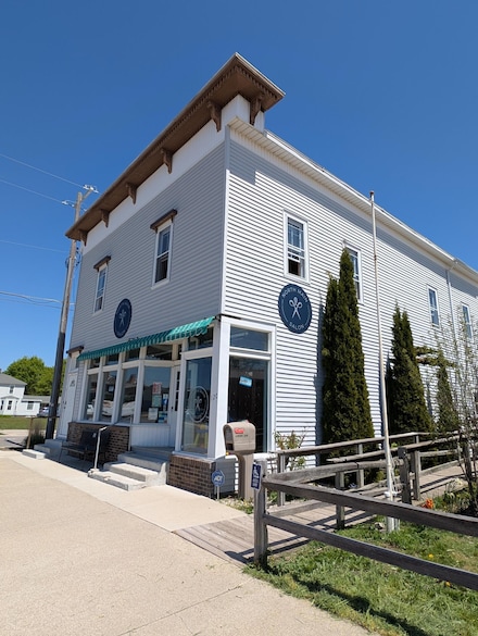 120 N Main St, Custer, MI 49405