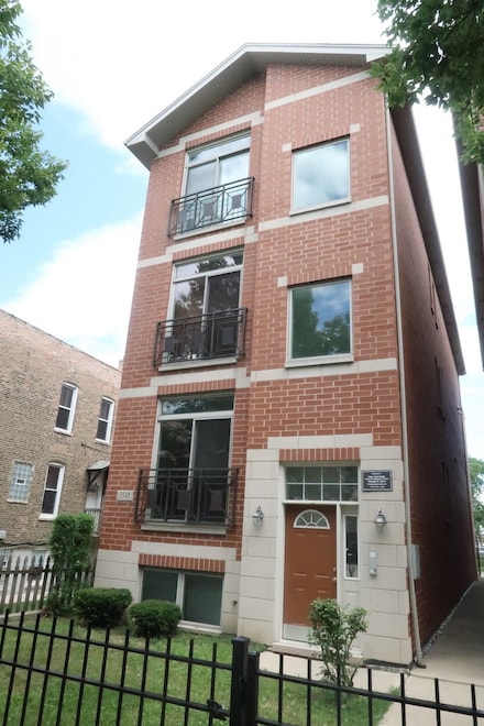 3541 S Hamilton Ave Unit 3, Chicago, IL 60609
